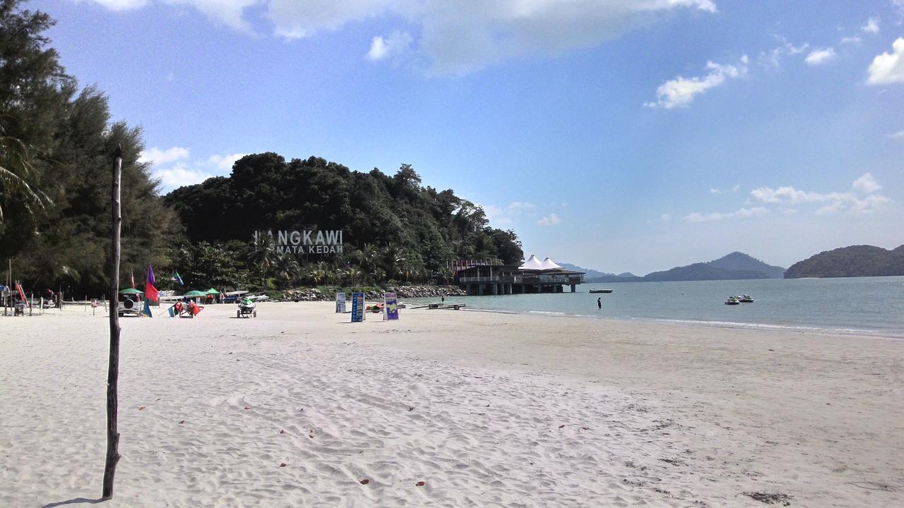Langkawi Dormitorio Pantai Cenang  Exterior photo